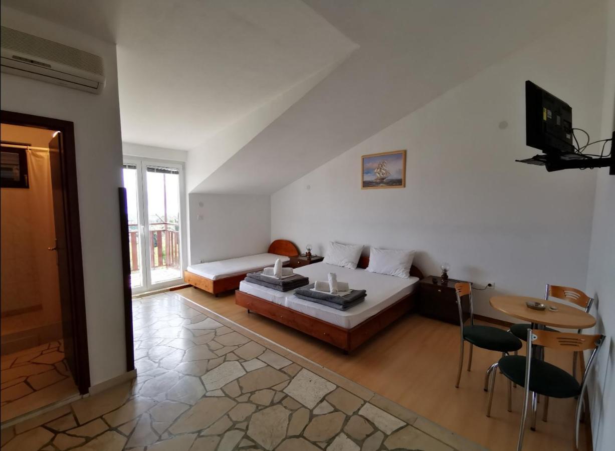 Apartments Plazibat Škrip Dış mekan fotoğraf