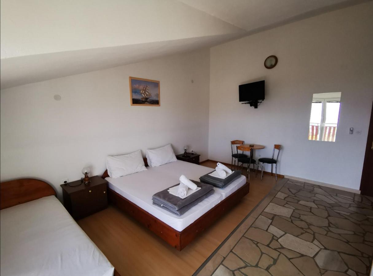 Apartments Plazibat Škrip Dış mekan fotoğraf