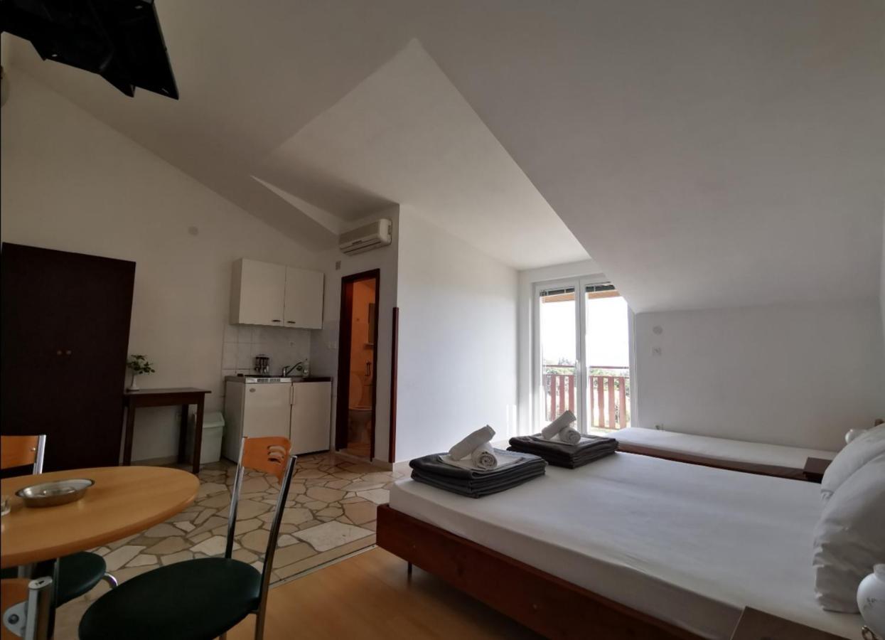 Apartments Plazibat Škrip Dış mekan fotoğraf
