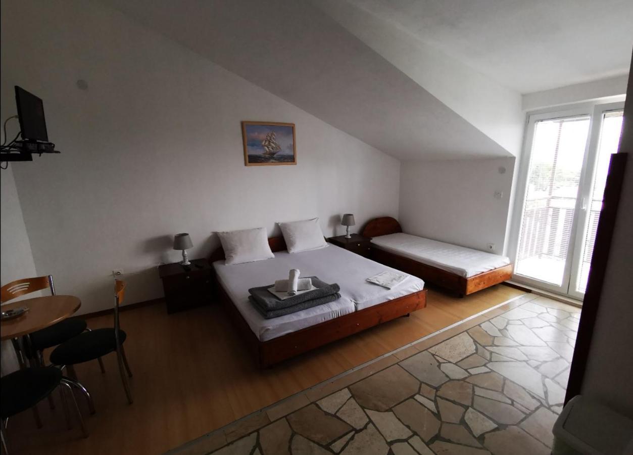Apartments Plazibat Škrip Dış mekan fotoğraf