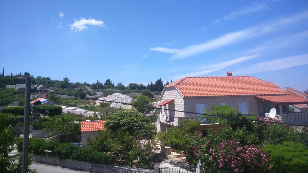 Apartments Plazibat Škrip Oda fotoğraf