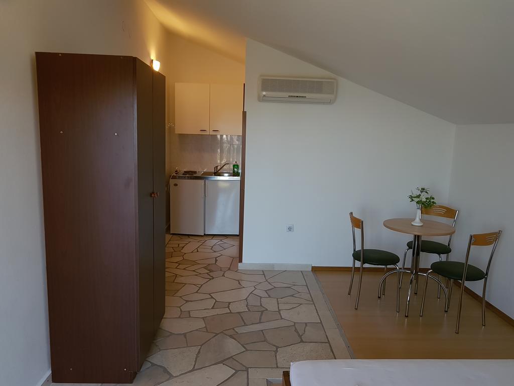 Apartments Plazibat Škrip Dış mekan fotoğraf