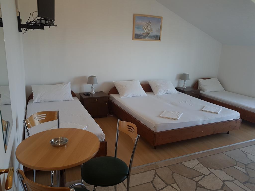 Apartments Plazibat Škrip Dış mekan fotoğraf