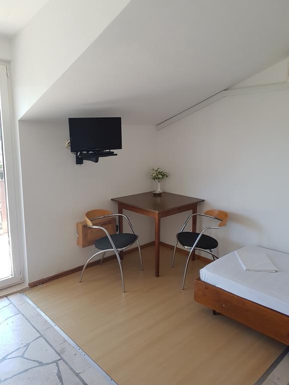 Apartments Plazibat Škrip Dış mekan fotoğraf